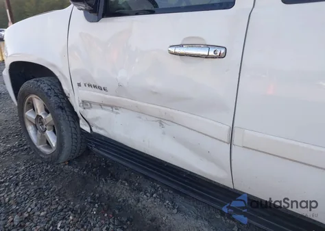 2008 Chevrolet Tahoe Ltz z USA, uszkodzony, nr VIN 1GNFC13J98J105581